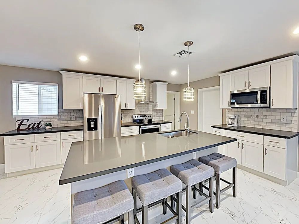 New Listing! Luxury Home: Heated Lagoon-Style Pool Home