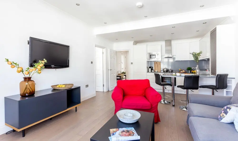Gloucester Terrace by Lime Street
