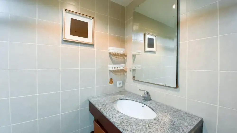 1BR Queen Bed at Ancol Marina Apartment near Dufan