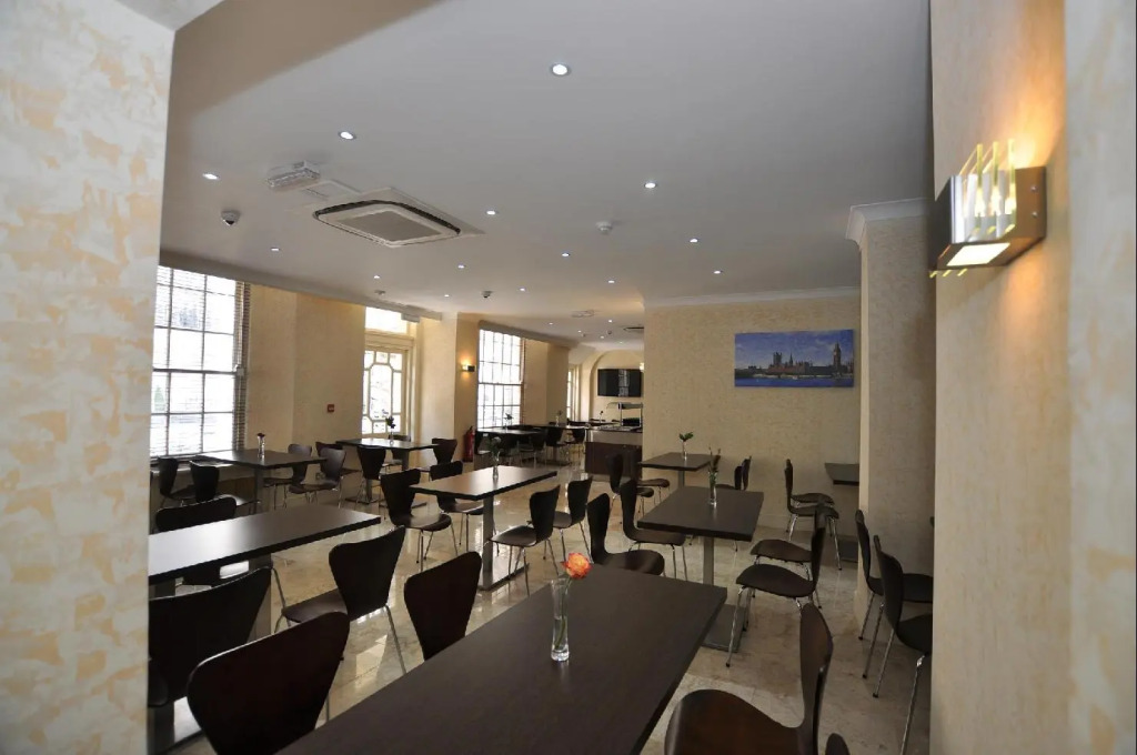 Queens Park Hotel