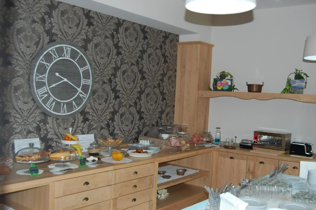Giga Hotel