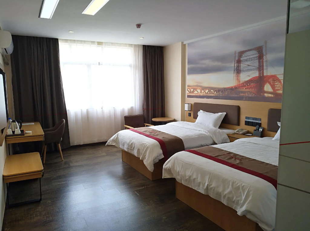 Thank Inn Plus Hotel  Maoming XinYi City Yingbin Avenue