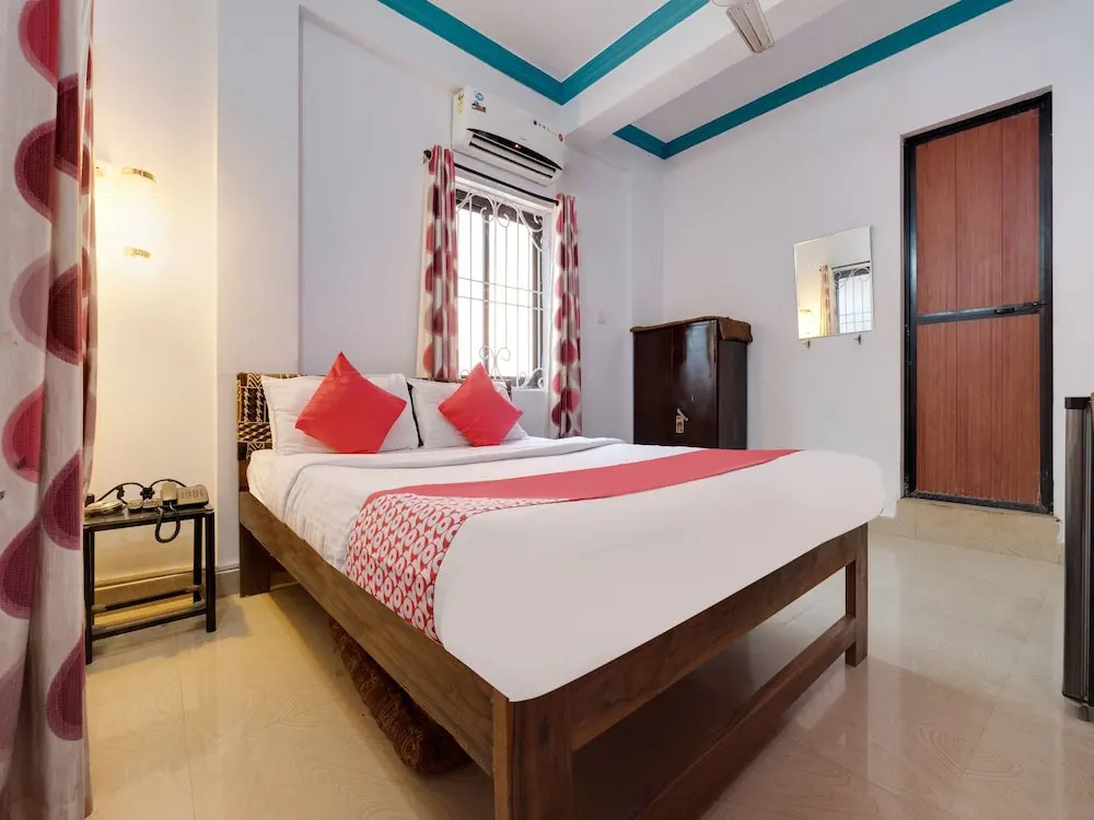 Waves 18 By OYO Rooms