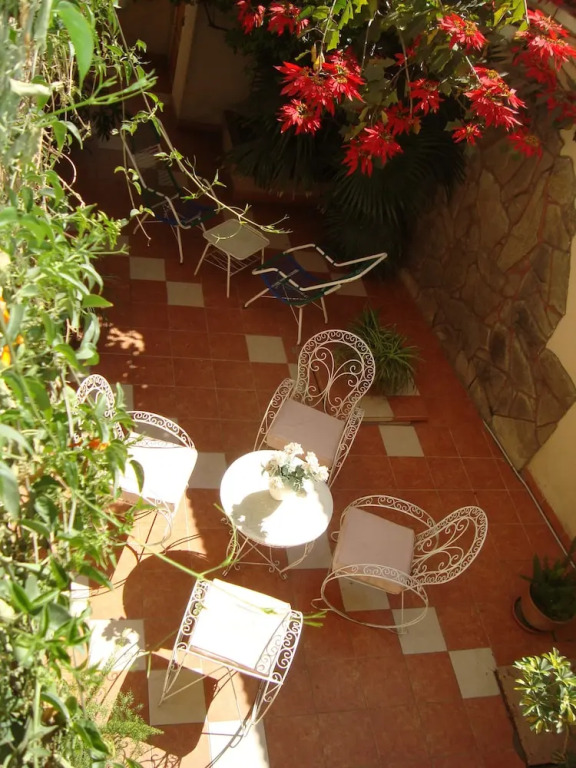 Hostal Versalles