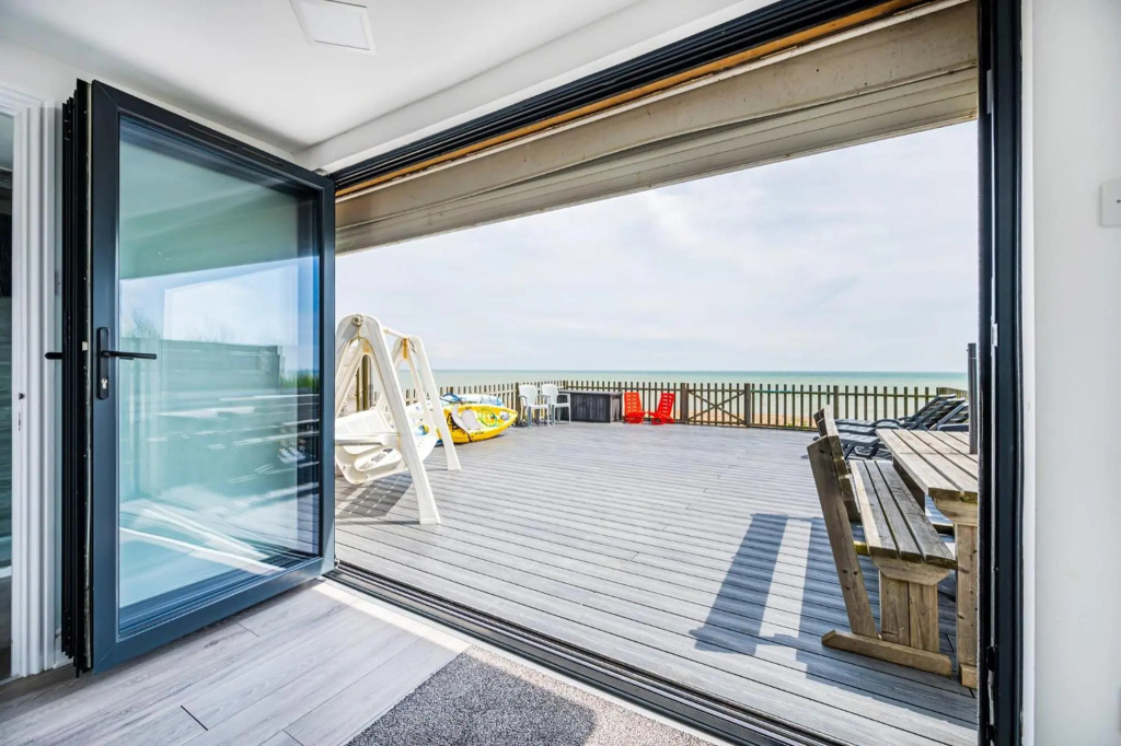 Beachfront Escape Sleeps 8 Ideal Family Retreat