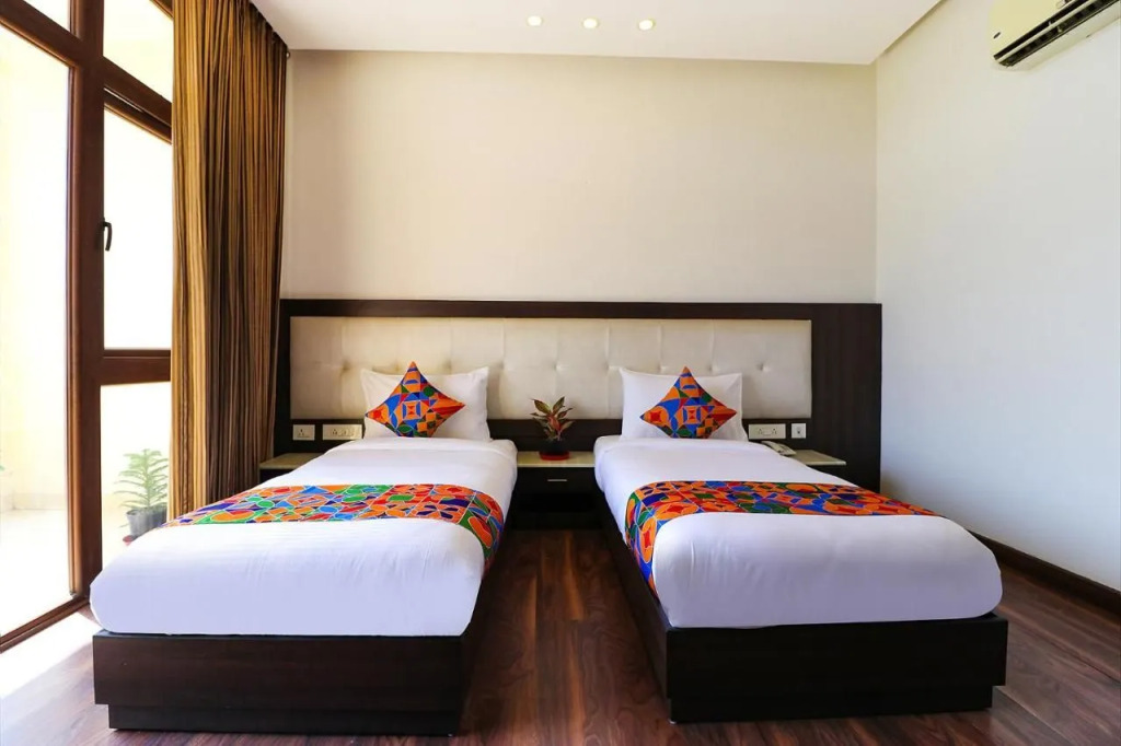 FabHotel Oyster Villa - Nr Paras Hospitals Sushant Lok 1