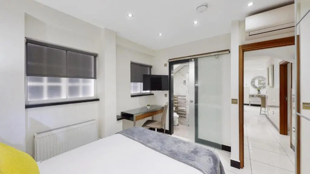Bryanston Apartments