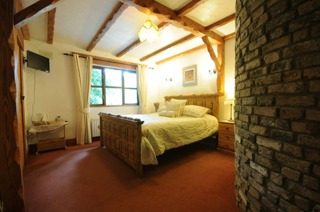 Tudor Lodge