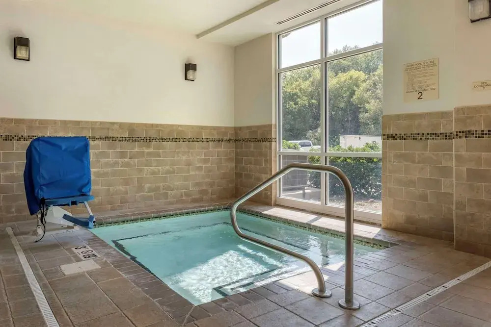 Country Inn & Suites by Carlson Dover, Ohio