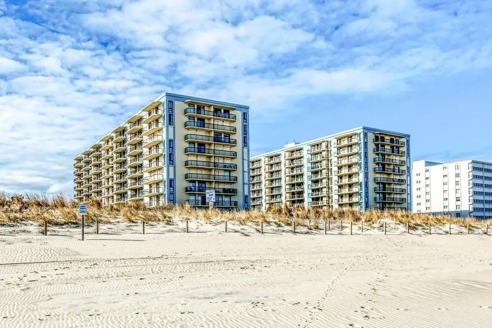Braemar 1801s 3 Bedroom Condo by RedAwning