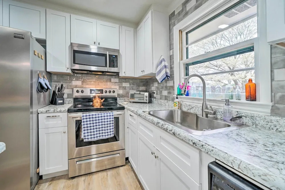 Cozy Wilmington Vacation Rental: 10 Mi to Beach