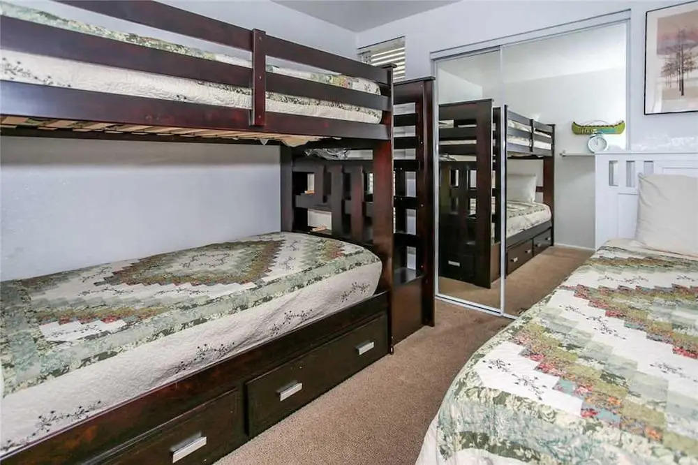 Affordable Lakeview Condo