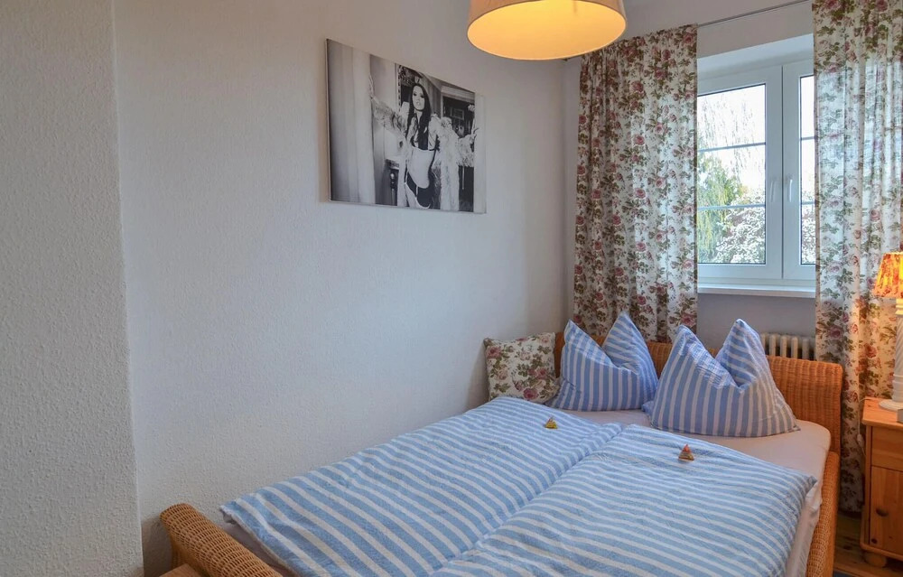 2 Bedroom Lovely Home In Berlin