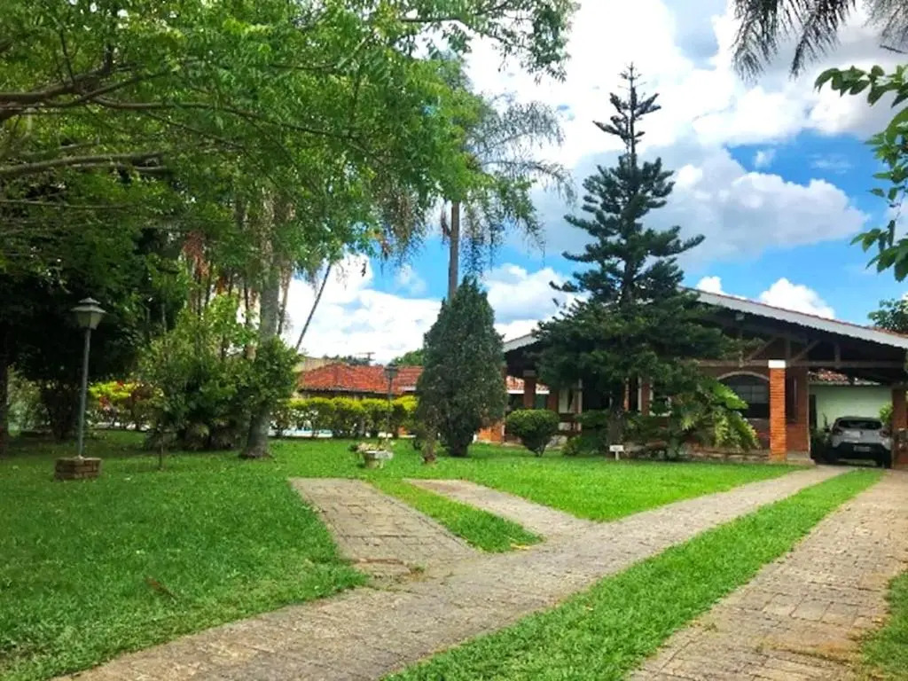 Chacara com WiFi, piscina e churrasq em Atibaia