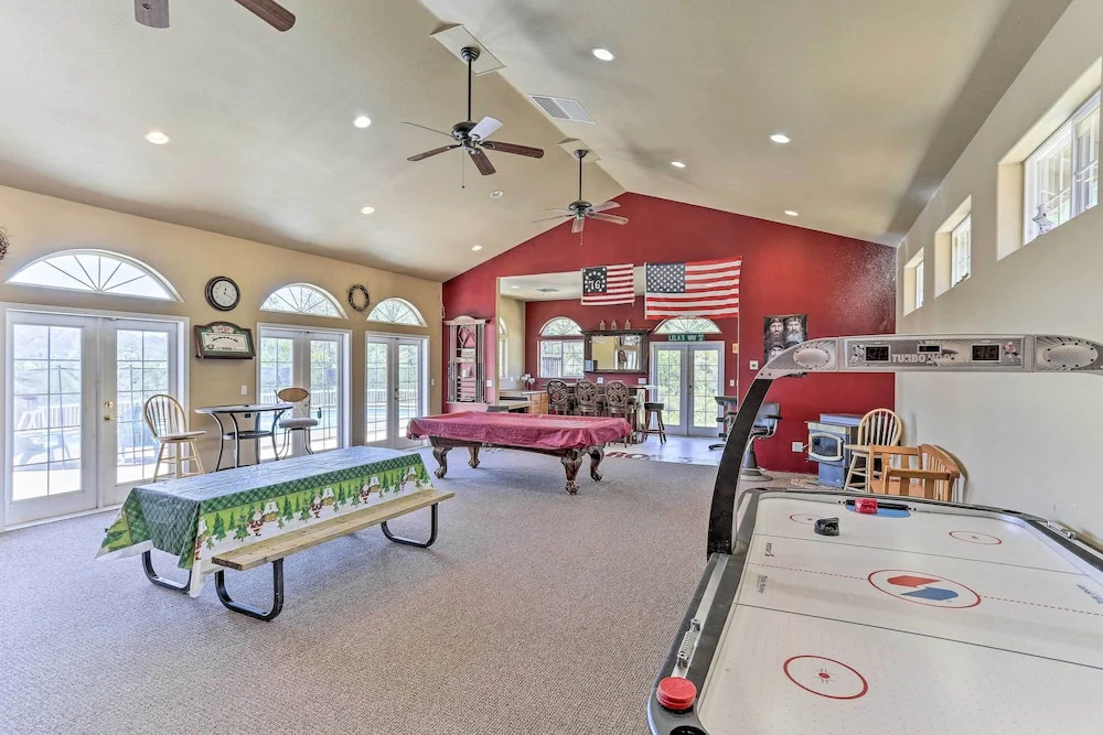 Private Pool & Game Room: Family Weaverville Gem