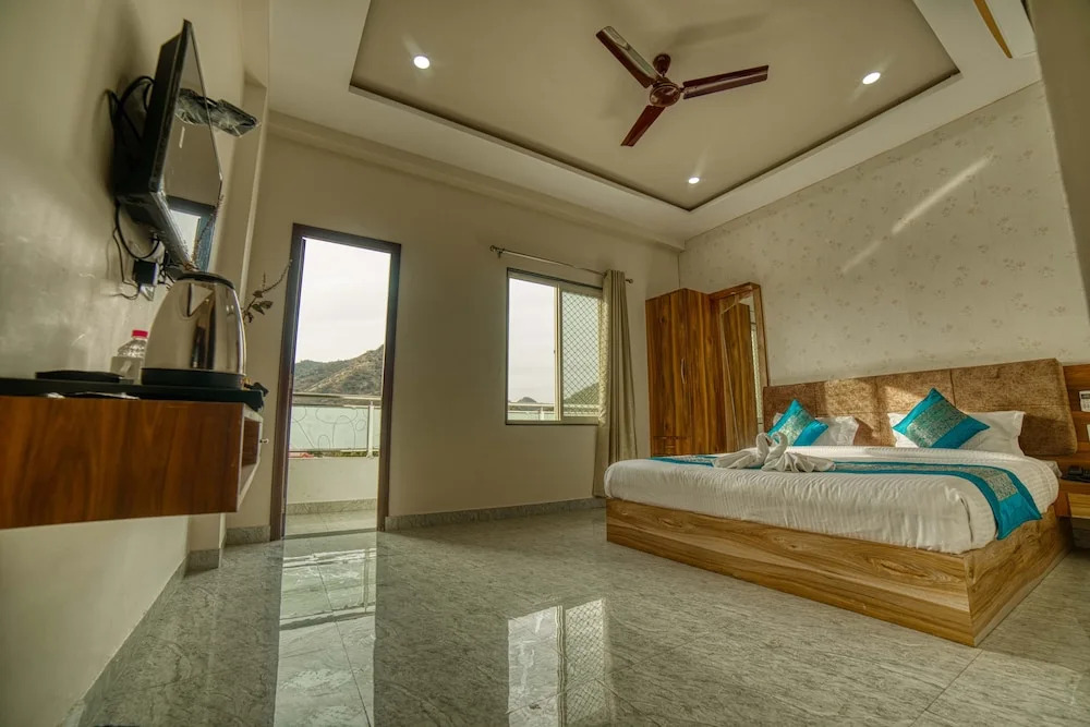 Hotel Paramount Udaipur