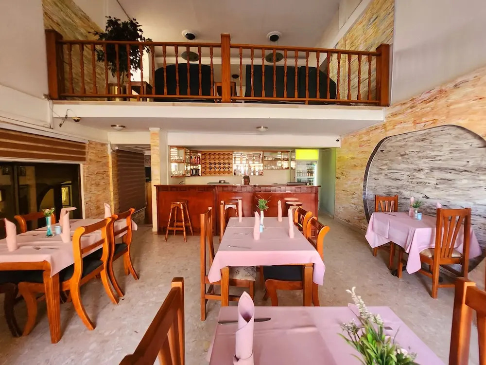 Sams Cottage Hotel