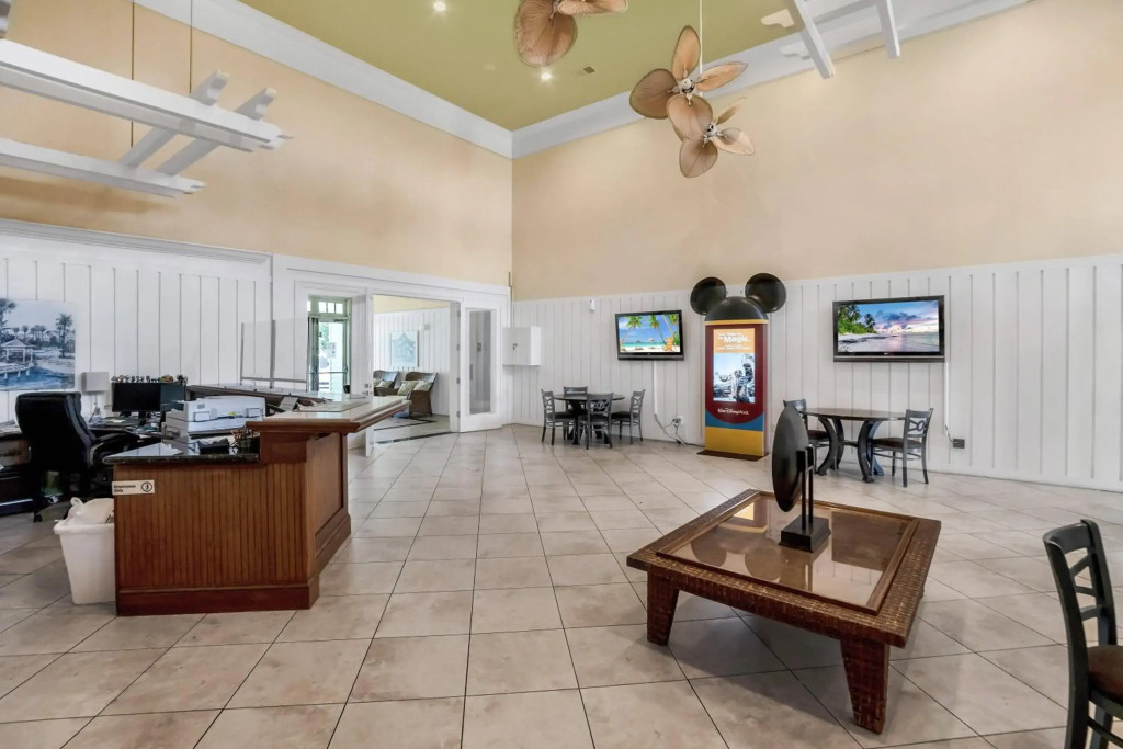 2 Bedroom Vacation Condo (2011)