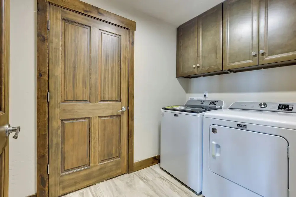 about 3 Mi to Granby Ranch Spacious Cabin Home!