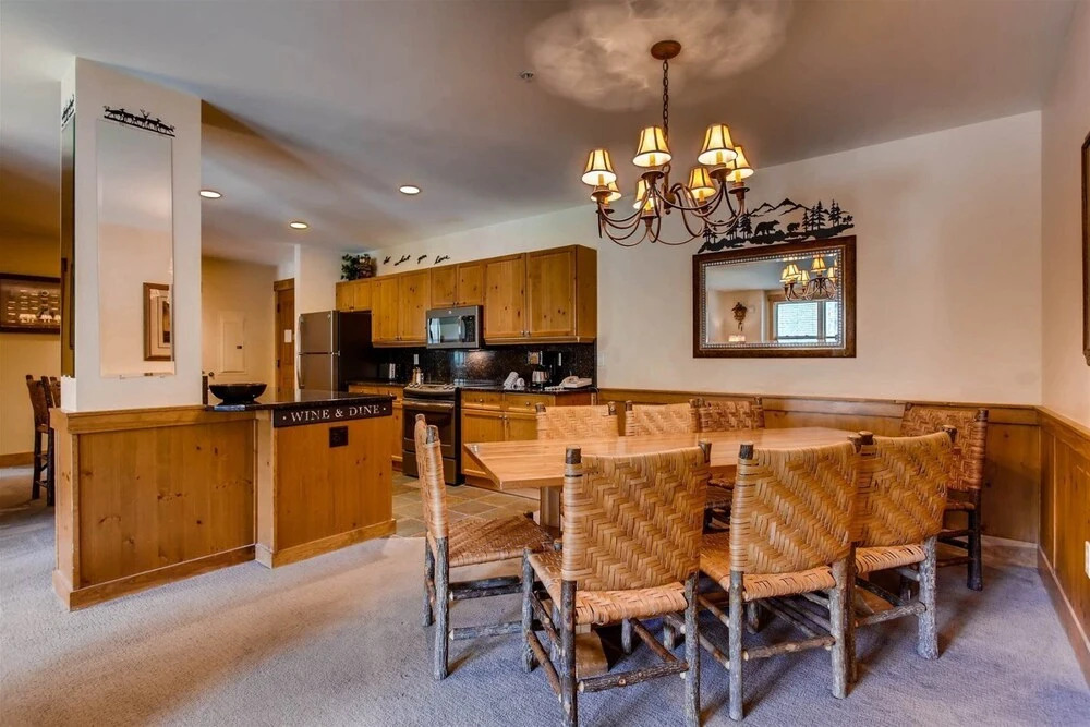 3 Bedroom Condo In River Run With Shared Pool, Hot Tubs, 100 Yards To Gondola