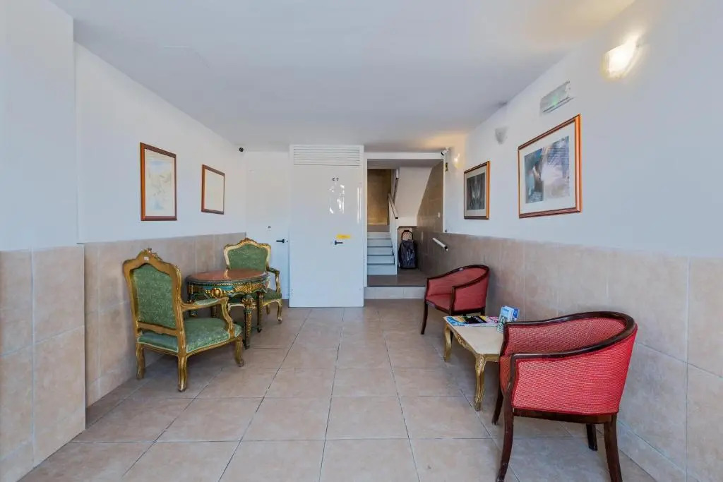Blue Harbour 5 - Seafront Penthouse with stunning seaviews - by Getawaysmalta