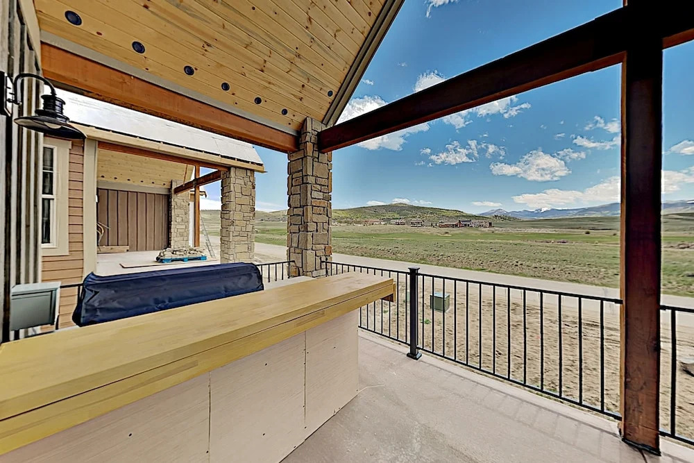 Brand-new Townhome W/ Private Balcony & Fireplace 3 Bedroom Townhouse