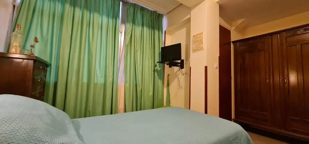 Hostal Ramón y Cajal