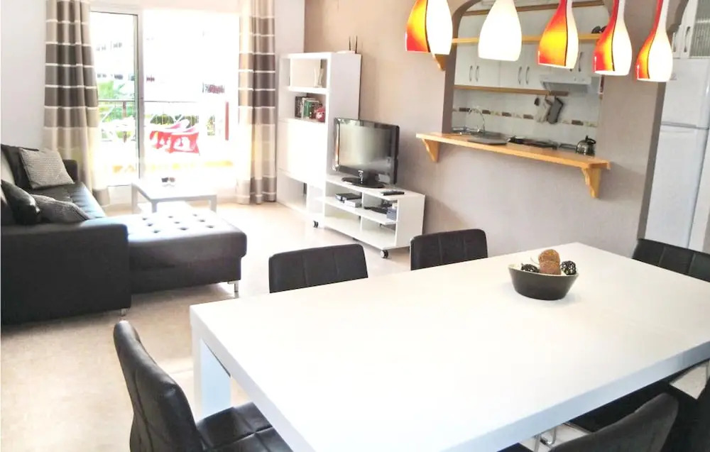 Apartment With 2 Bedrooms in Alicante, With Shared Pool, Enclosed Garden and Wifi - 2 km From the Beach