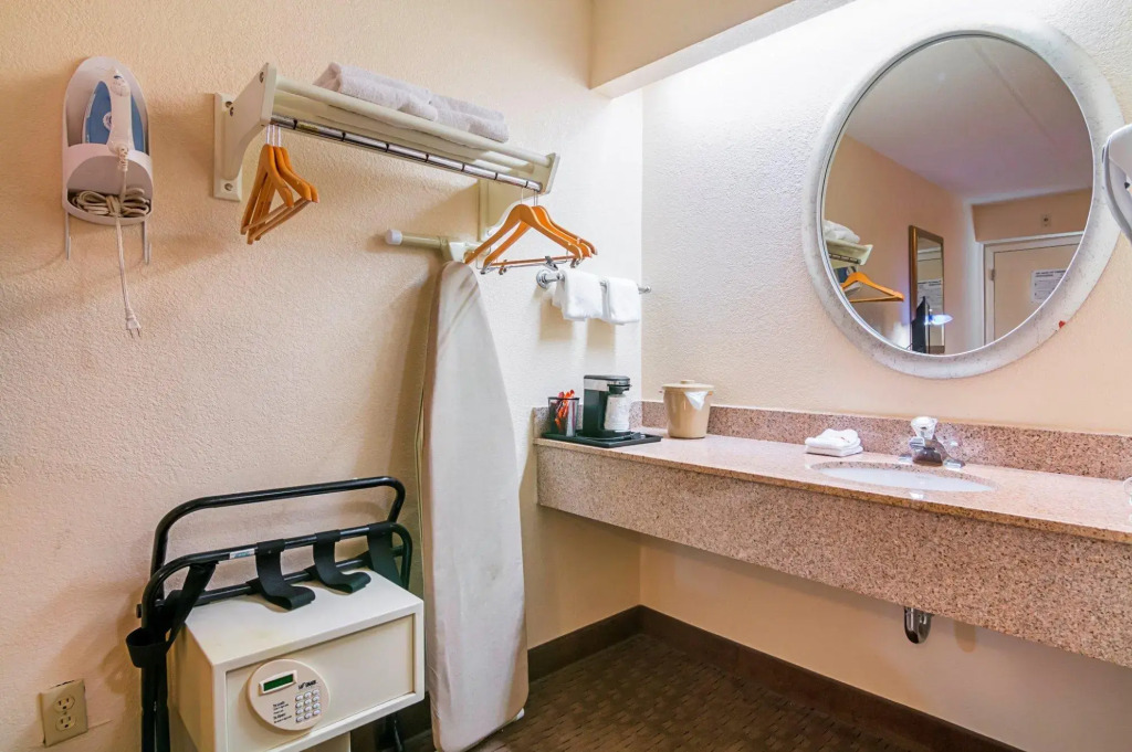 Midpointe Hotel by Rosen Hotels & Resorts