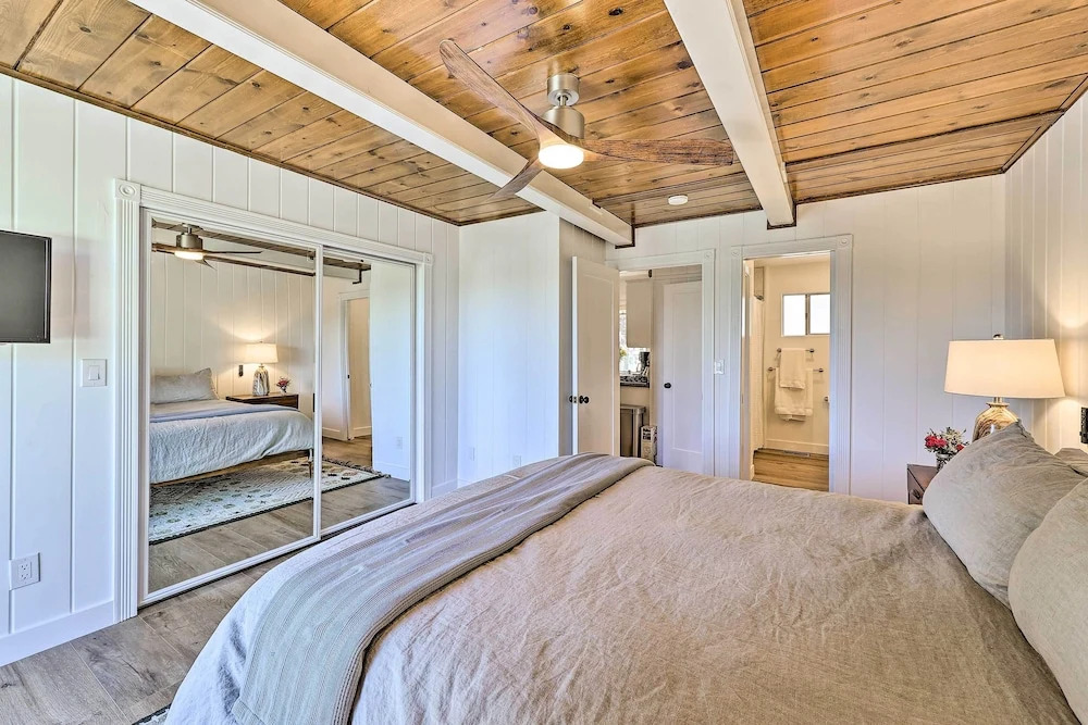 'ridgeline Retreat' w/ Mountain Lake Views!