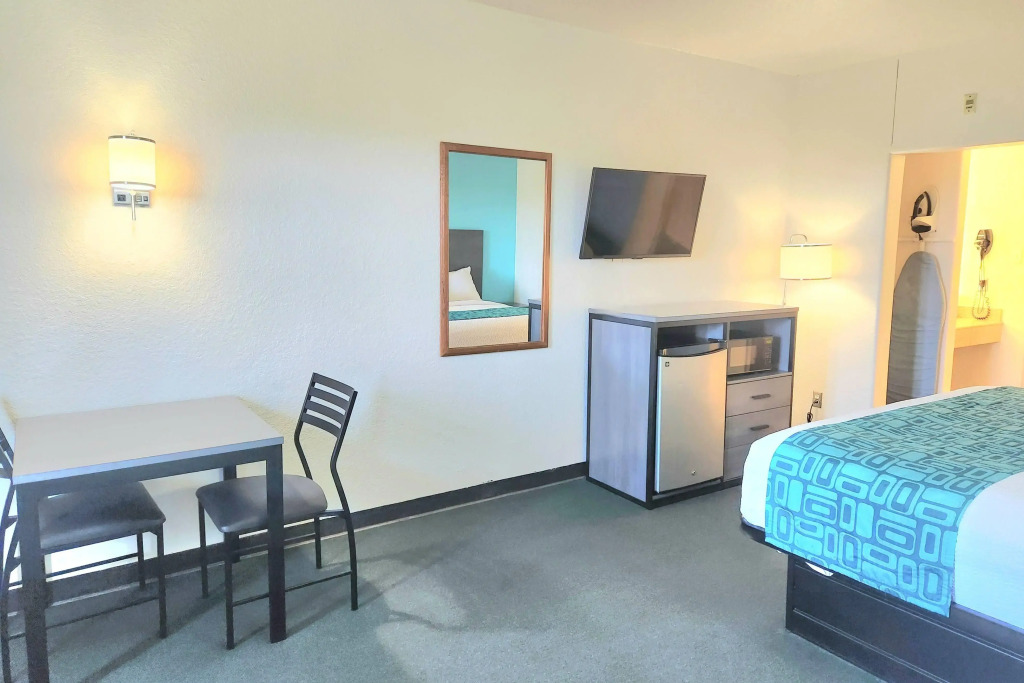 Howard Johnson by Wyndham Galveston