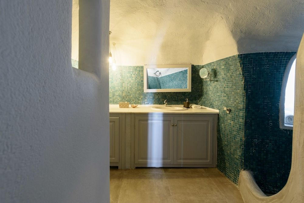 Ianthe Apartments & Villa