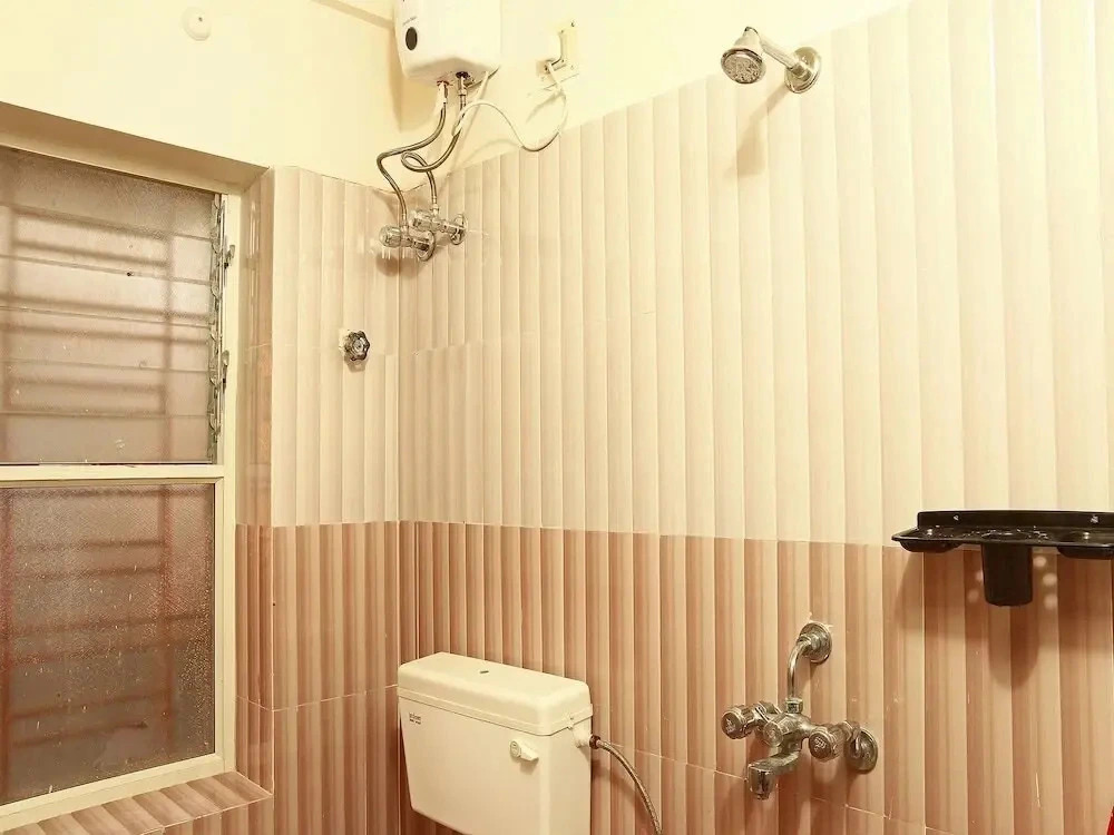 99 Kombo Inn By OYO Rooms
