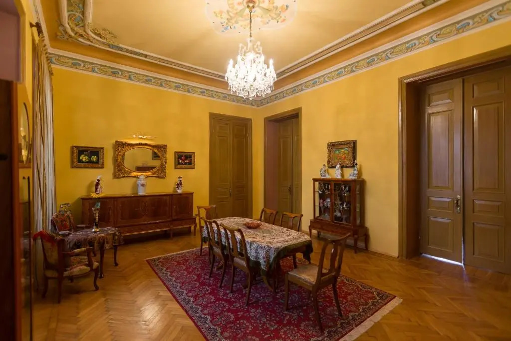 Апартаменты Royal Suite на улице Низами