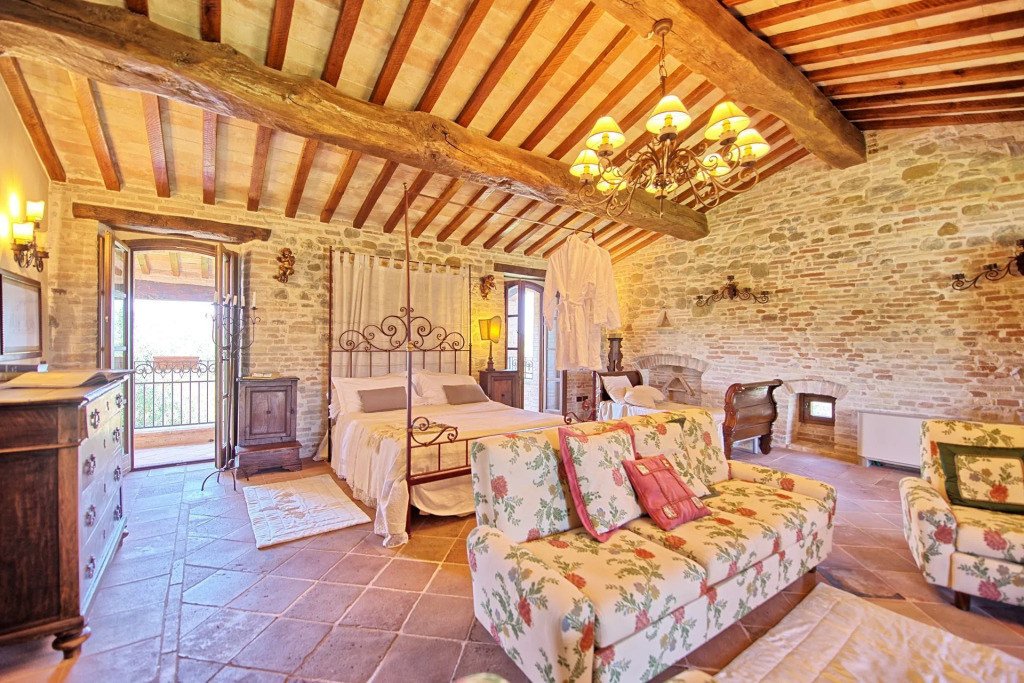 Villa Assisi by PosarelliVillas