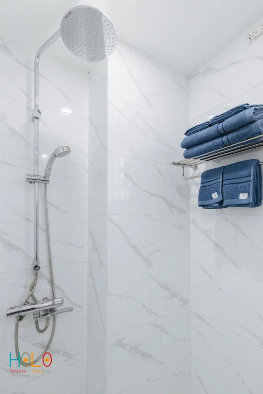 HoLo Central Hanoi - Serviced HomeStay