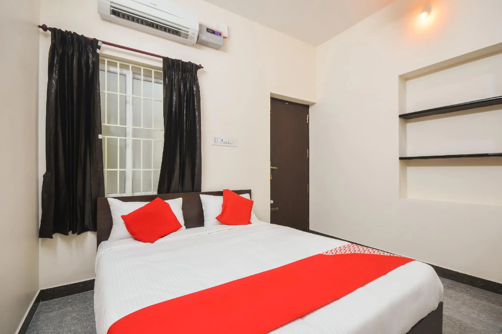 OYO 70250 Royal Residency