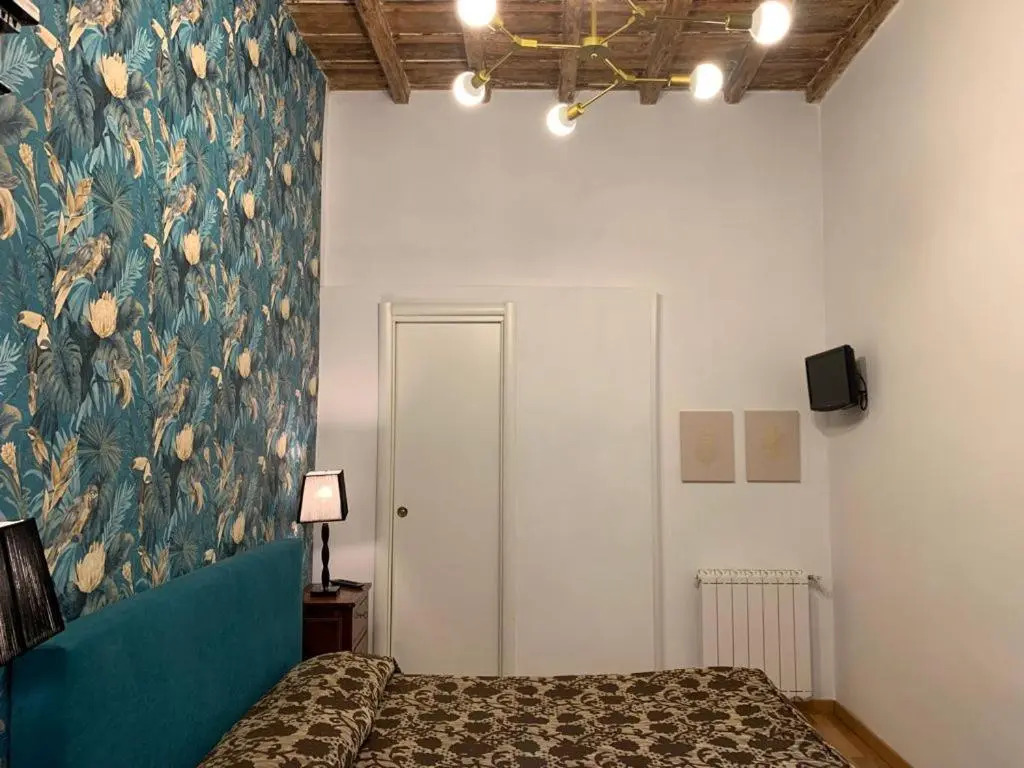 Urbana 33