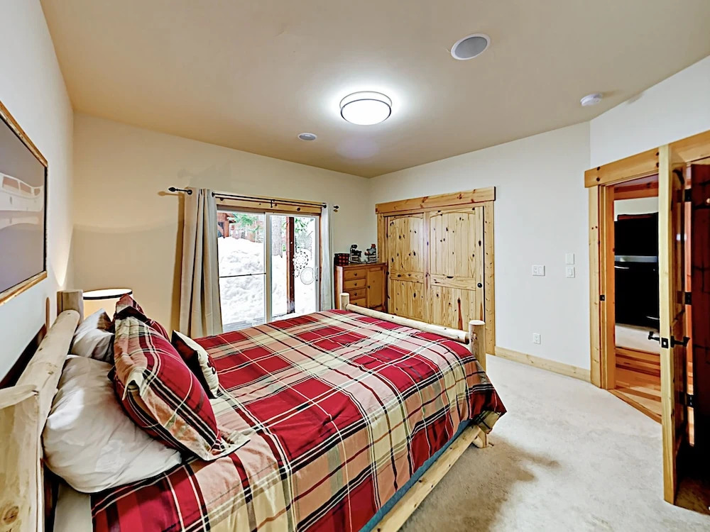 West Shore Retreat - 3 Br Home