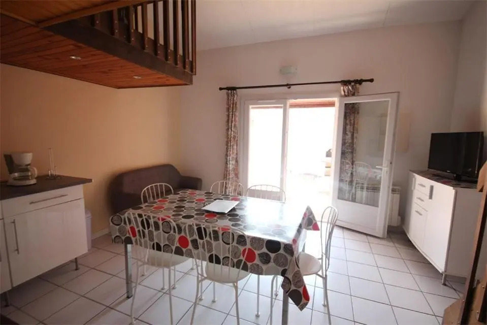 villa 5 couchages terrasse ombragée parking dans résidence sécurisée avec piscine commune à 400m de la mer LRJP65