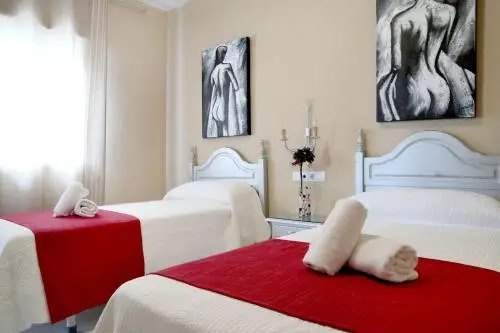 HOSTAL ViCTORiA