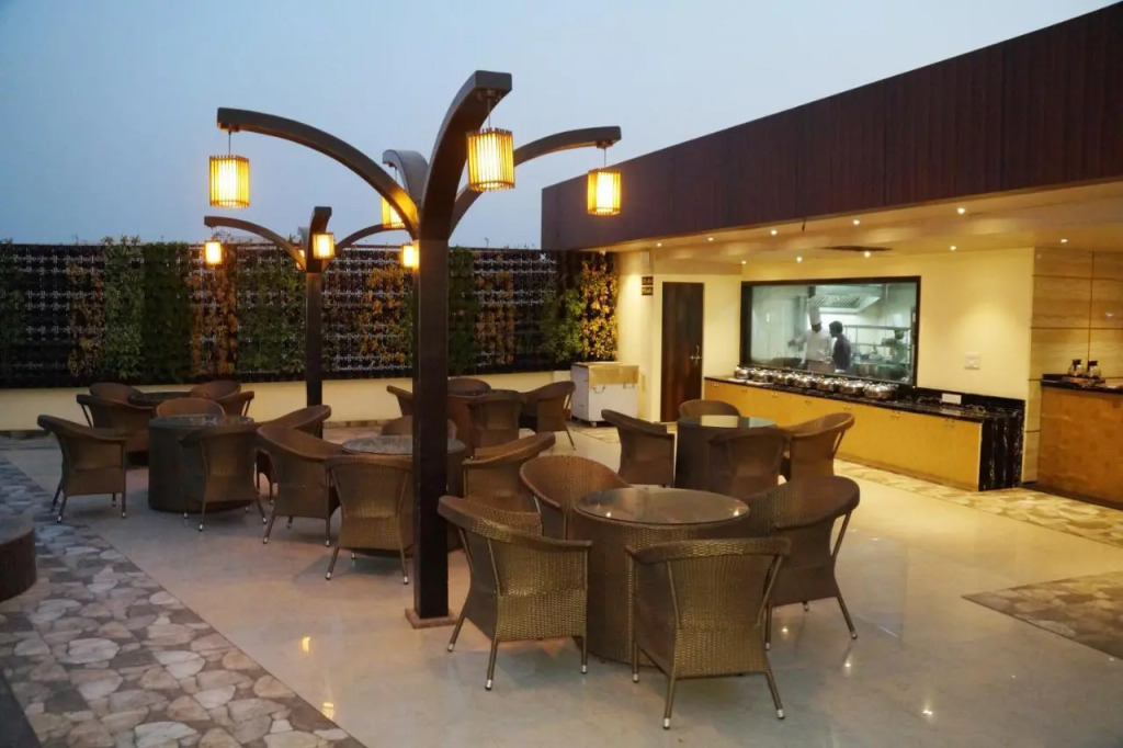 HOTEL SHIVOY GRAND