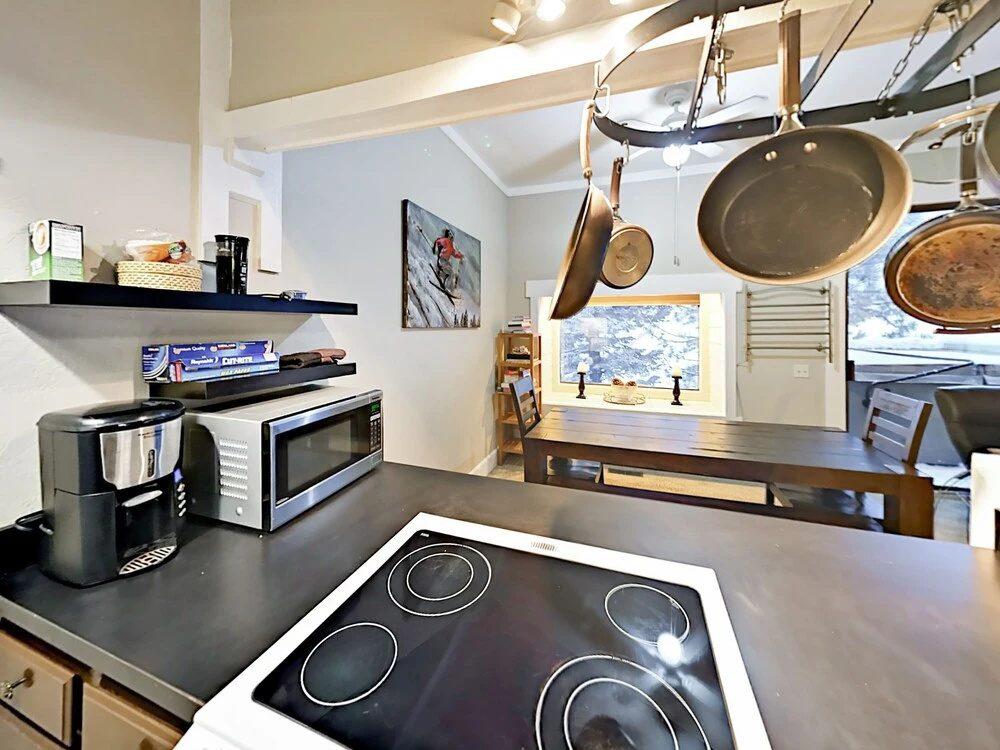 350 Yards To Lift! Private Hot Tub 3 Bedroom Townhouse
