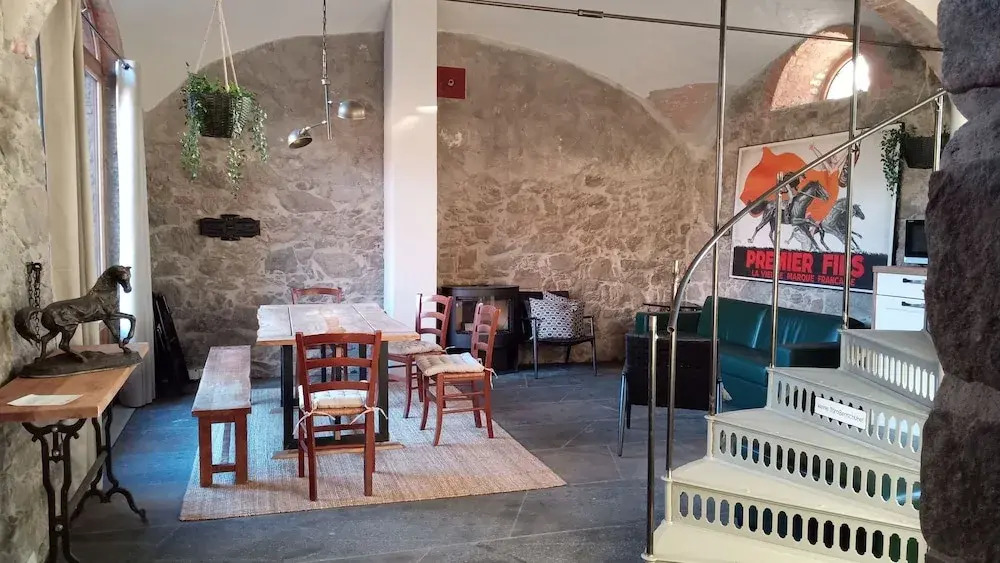 HexenburgbeiDresden Maisonette über 2 Etagen mit 4 Schlafzimmern, Kamin, Terrasse und Faßsauna, Nähe Sächsische Schweiz
