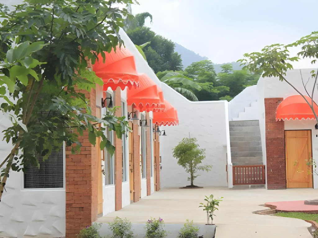 Monoko Porploen Resort Suanphung