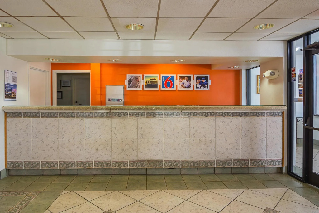 Motel 6-Newnan, GA