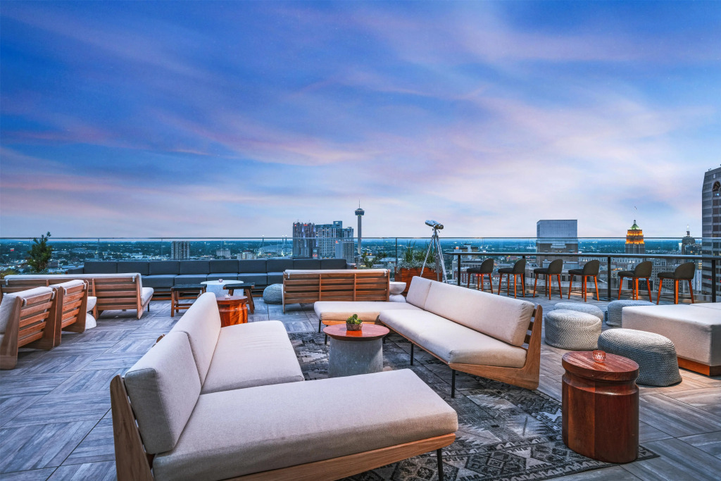 Thompson San Antonio - Riverwalk, by Hyatt