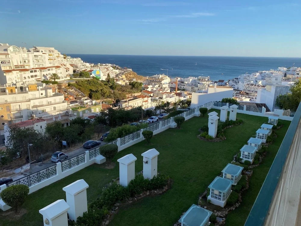 Sunset Haven in Albufeira - Short Walk to Oldtown