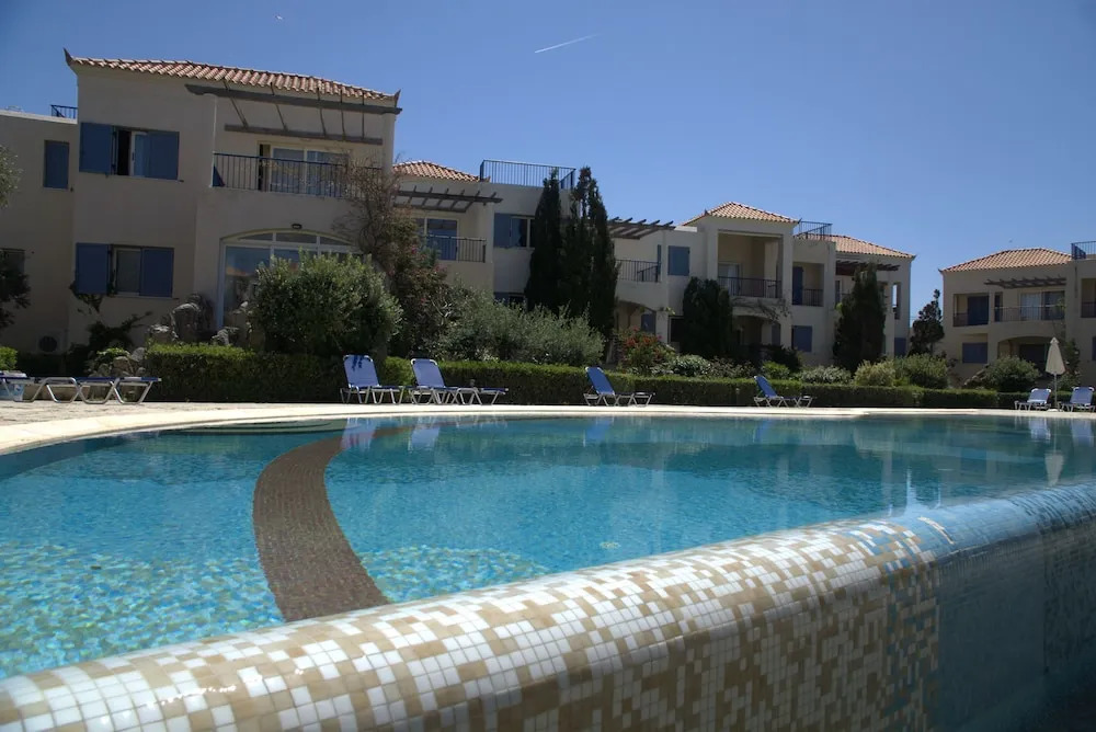 2 Bedroom Apartment on Beach Elias Lower