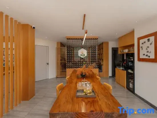 Mountain Live Inn (Xijiang Qianhu Miao Village Store)